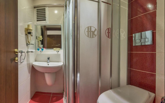 Kuran Hotel International