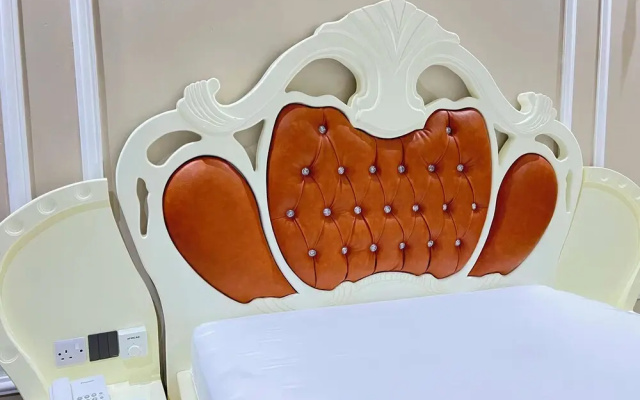 East Africa Hotel by Monalisa