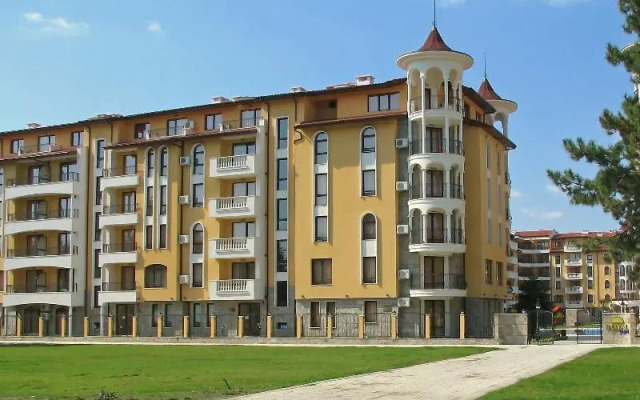 Private Apartment in Royal Sun Apartment Complex