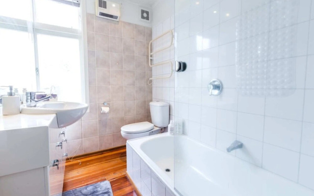 Newly Renovated 3 Bedroom Villa in Remuera