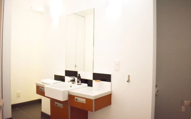 Light-filled 2 Bedroom Abode in Heart of the City