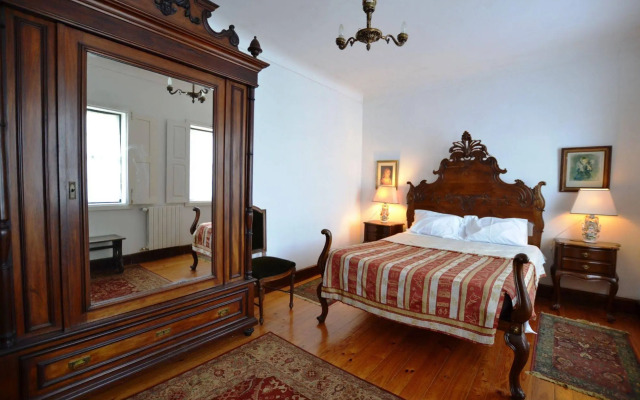 Casa dos Assentos de Quintiaes