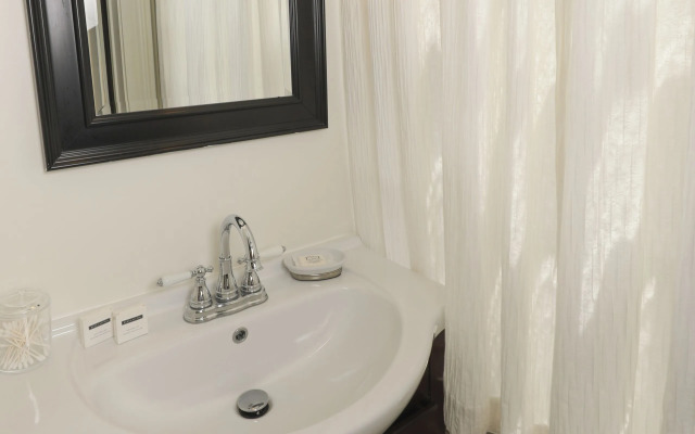 Inn at Taughannock Falls