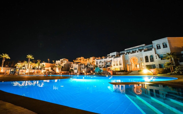 Azzurra Sahl Hasheesh