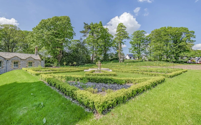 The Wilfred Suite Stone Cross Mansion