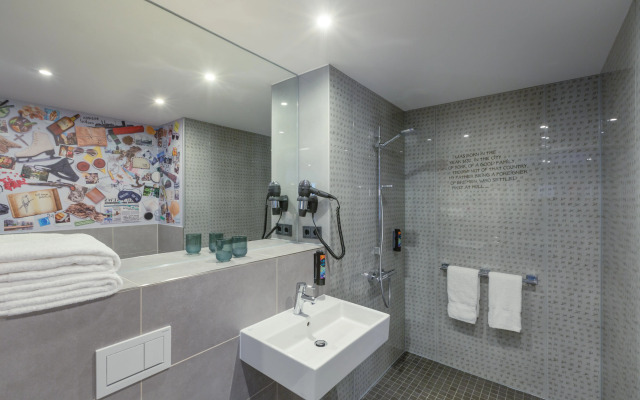 Holiday Inn - the niu, Crusoe Bremen Airport by IHG