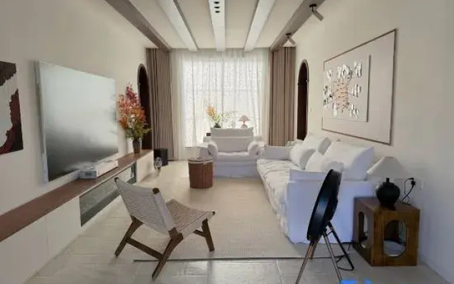 The Juno's Mew-Mew Hotel