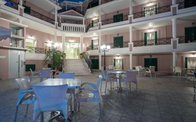 Alamis Hotel & Apartments