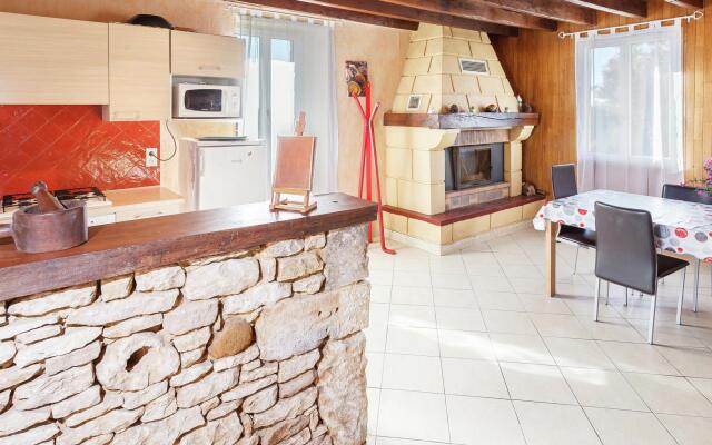 Luxury Holiday Home in Prats-du-périgord With Swimming Pool