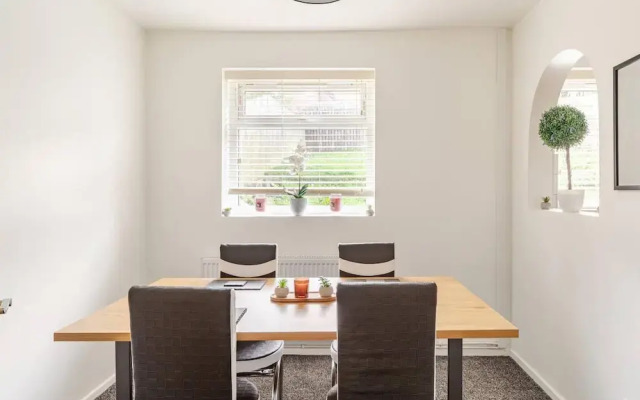 Charming Haven House Right Next To Moss Bank Park