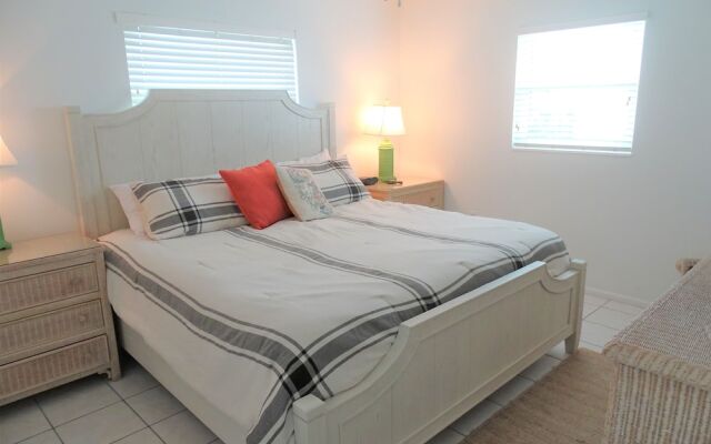 Aloha Kai - Unit 16 2 Bedrooms 1 Bathroom Apts