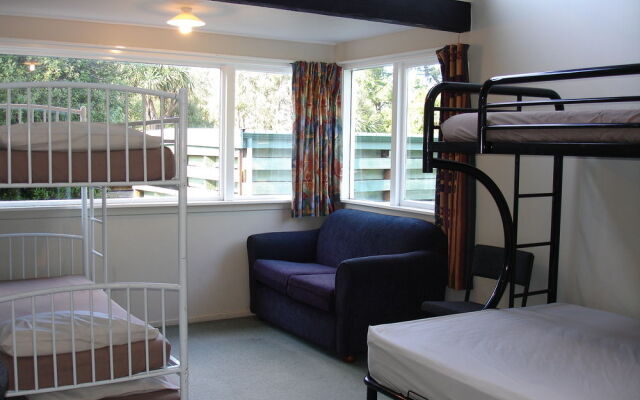 Alpine Holiday Apartments & Campground