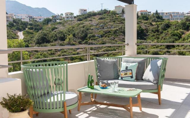 ELIDA -pool, billiard, views, 4min walk to the sea