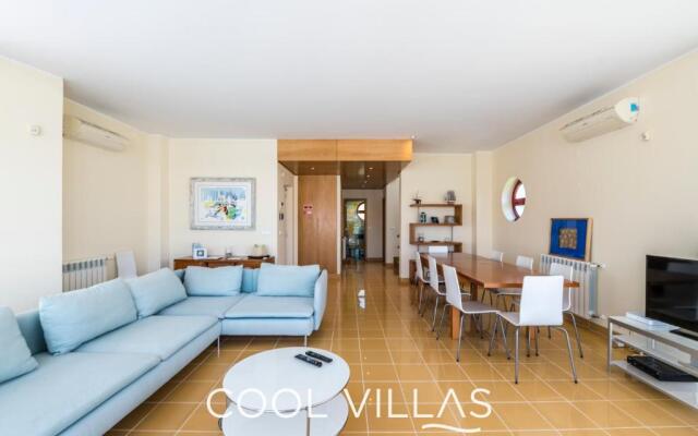 Villa AcquaMarina - 5 bedroom, water front villa