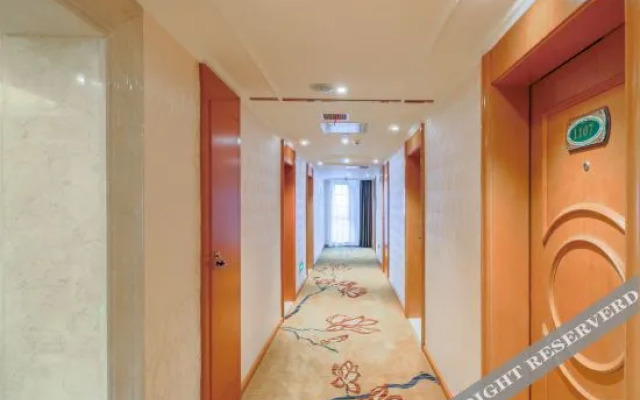 Vienna International Hotel (Nanchang Honggutan Xuefu Avenue)