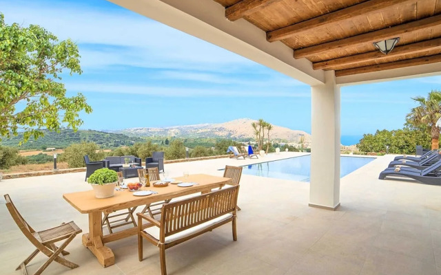 Beautiful Large Villa With Pool and sea View at Nice Georgioupolis