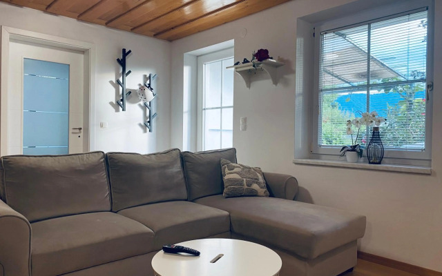 Garden Paradise Bled Apartments - garden, pond and castle view