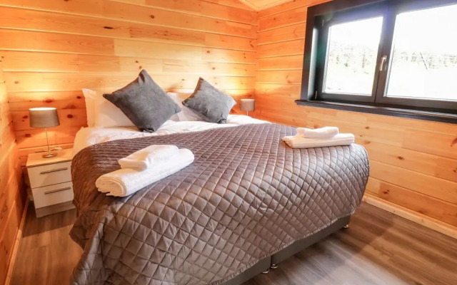 Bryn Eiddon Log Cabin