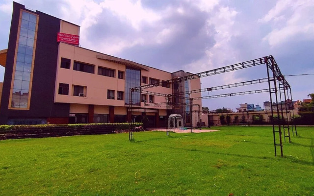 Park Square Hotel And Banquet