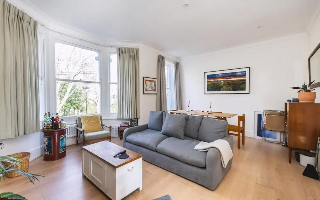 Leafy & Stylish Brixton Retreat