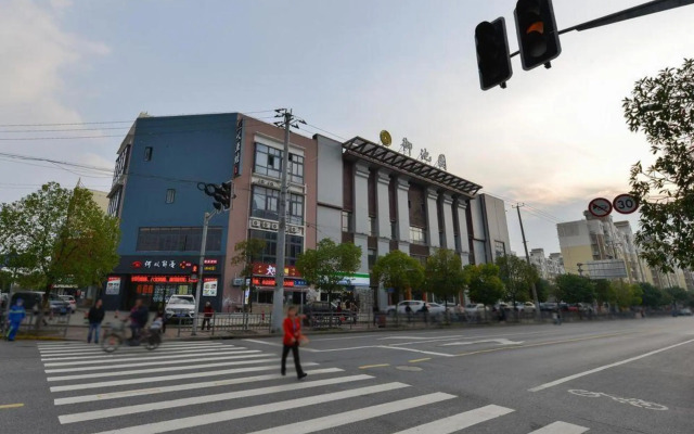 Ji Hotel (Shanghai Gucun Park Julian Road)