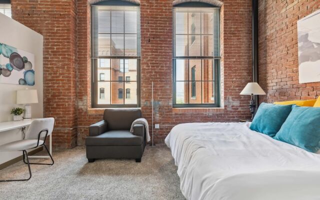 Historic Loft Retreat With Pool