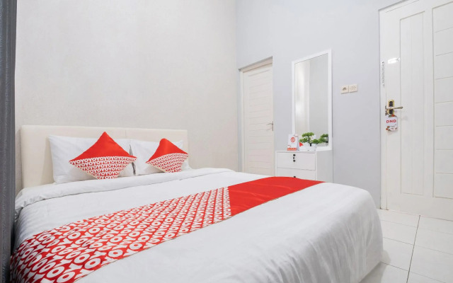 OYO 2727 Nareswari Guest House