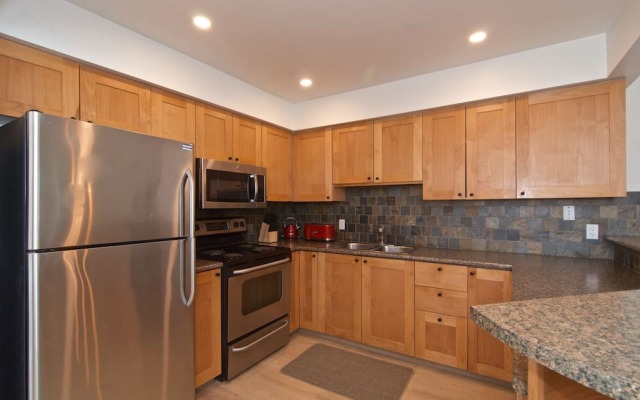 Ski in Ski out - Steam Shower - Roof top Hot tub