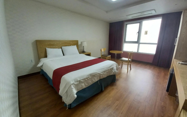Breeze Bay Hotel