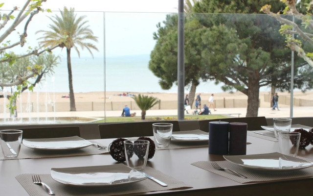 Modern Apartment With Wifi and sea Views