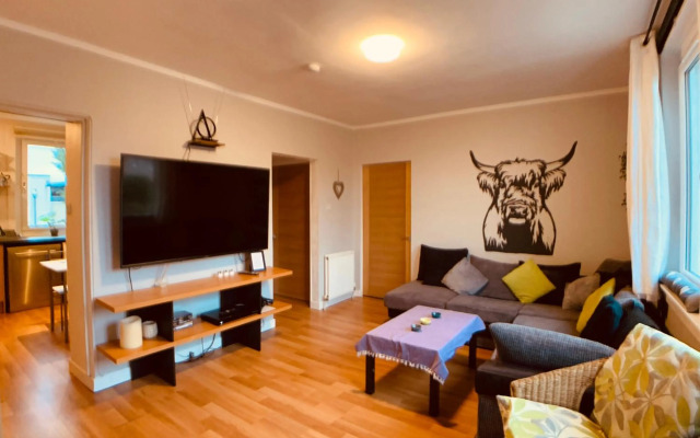 Maria- Bright and Modern City Center Apartment .