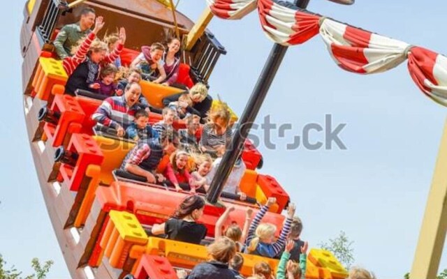 Lego Land / Windsor Castle Town Centre Sleeps 6