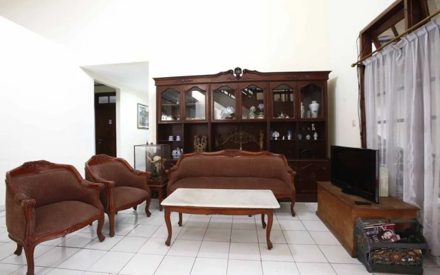 RedDoorz @ Mampang 23