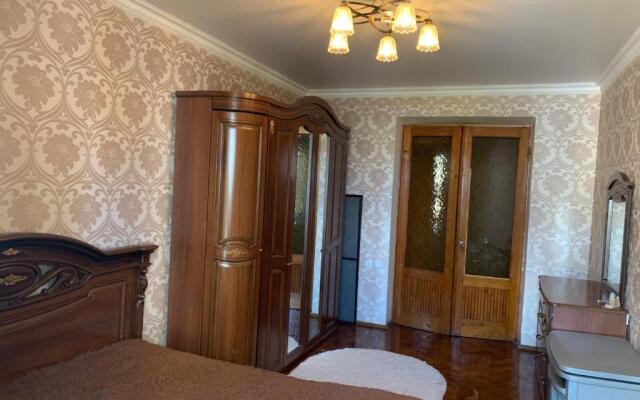 Сдаётся 3х-комнатная квартира в г. Гагра