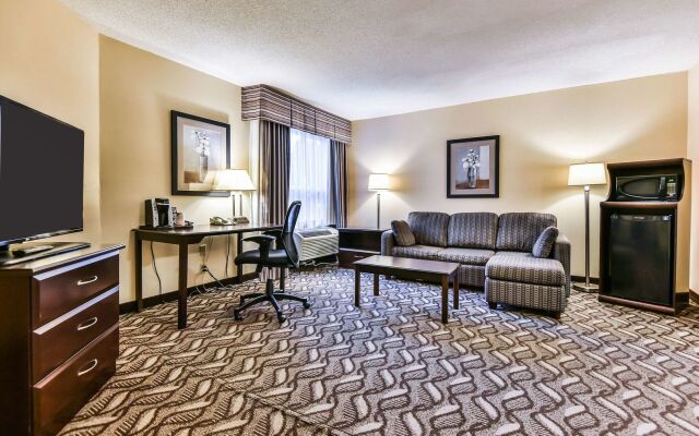 Comfort Inn & Suites Ambassador Bridge