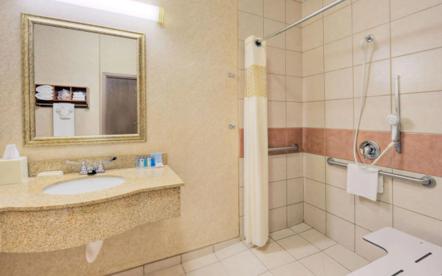 Hampton Inn & Suites Palmdale