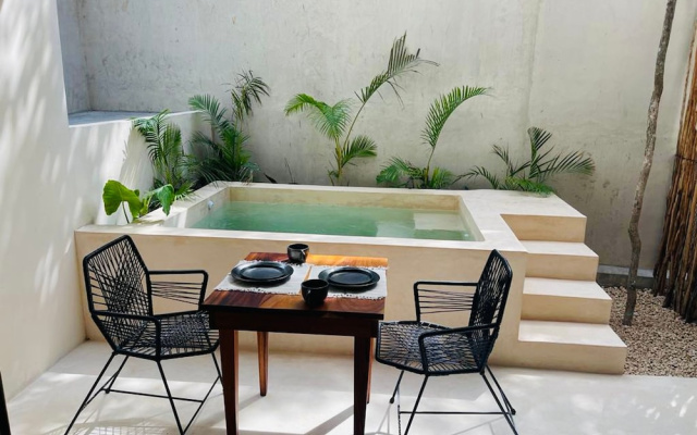 Jungle View Studio S11 Private Jacuzzi Pool