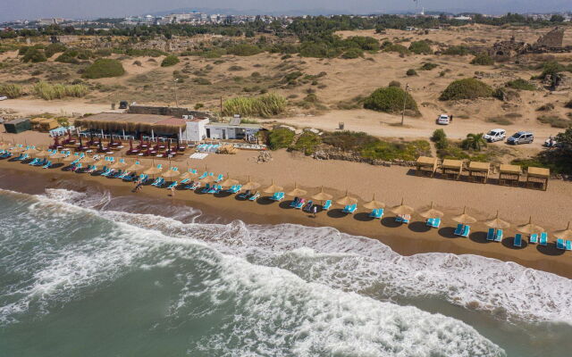 Arnor De Luxe Hotel