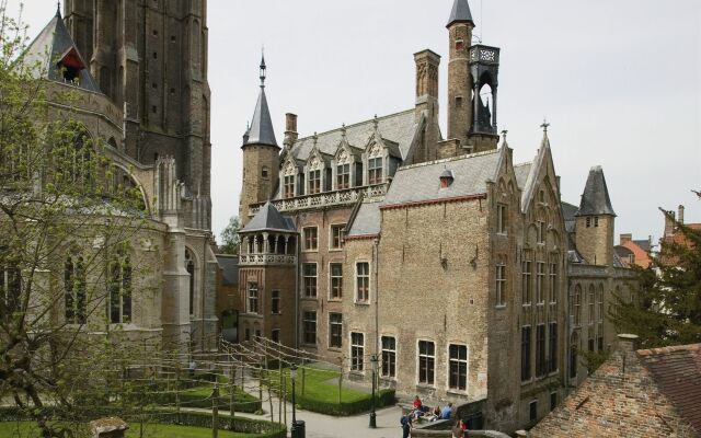 hotelImage