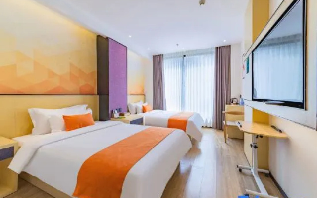 Huanyu Prestige Hotel (Lingshan People's Hospital)