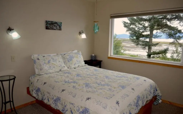 Bay Ave Bed and Breakfast Inn