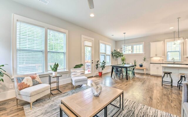 Modern Charlotte Home ~ 4 Mi to Downtown!