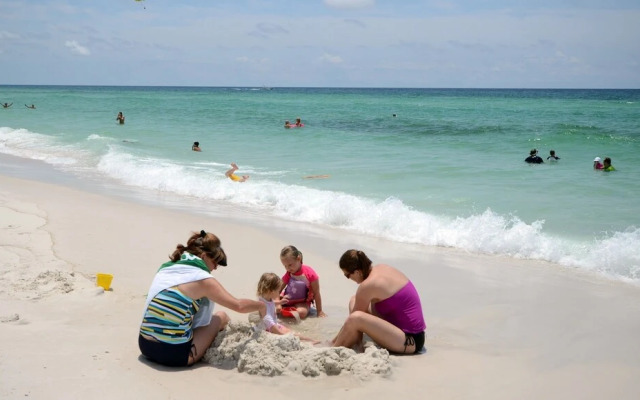 Shoreline 3084 Condo by RedAwning