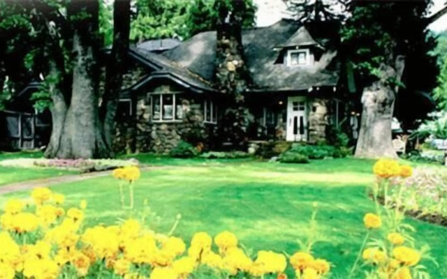 Strawberry Valley Inn