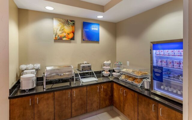 Comfort Inn & Suites