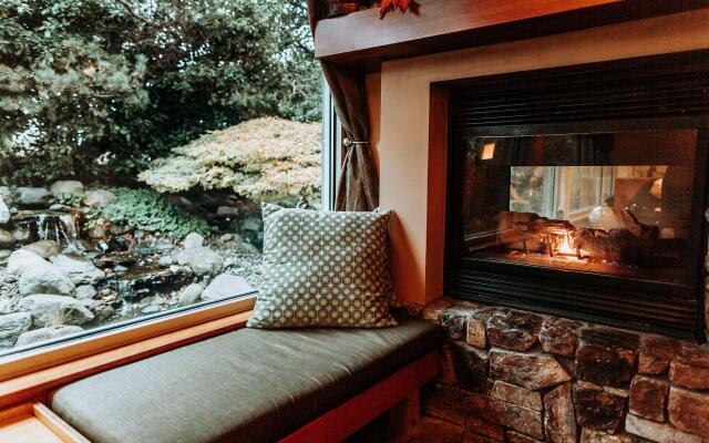 Chrysalis Inn & Spa Bellingham, Curio Collection by Hilton