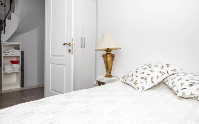 Comfy Triplex Near Beach With Garden in Bodrum