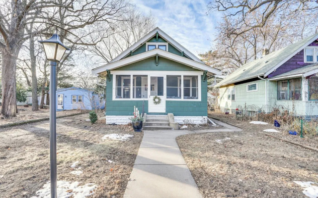 Walk to Beach + Lake Nokomis: Minneapolis Home!