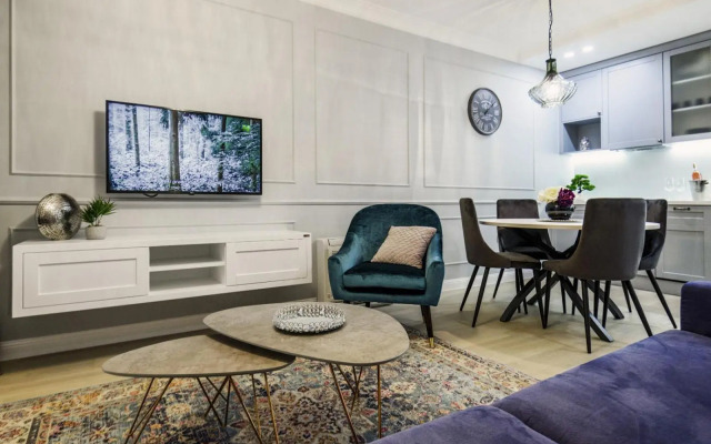 DiVine Luxury Apartment Purple