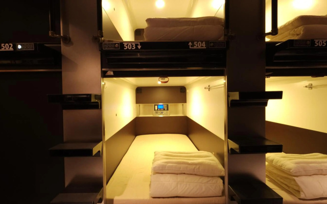Acro Capsule Hotel Namba Dotonbori – Guest Rooms – Osaka